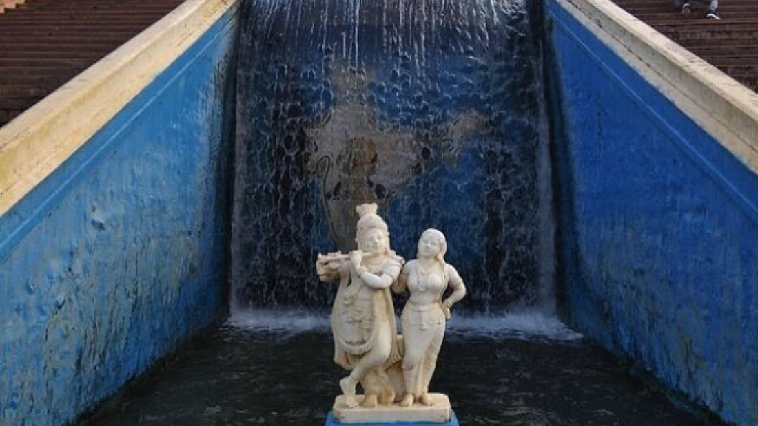 cropped-fountain.jpg